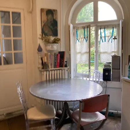 Panthéon-hôtel Particulier Historique Du 17e